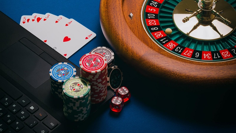 Online Casinos Will Give You a Wide Variety of Games with Easy Accessibility